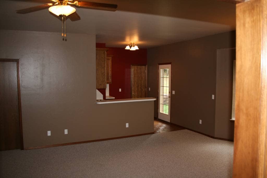 acorn-back-kitchen-before acorn-back-kitchen-before
